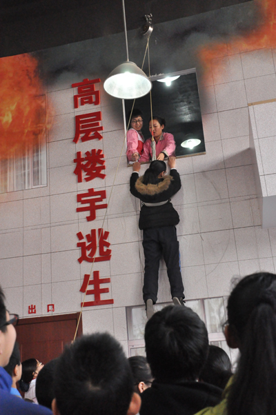 高層樓宇緩降器