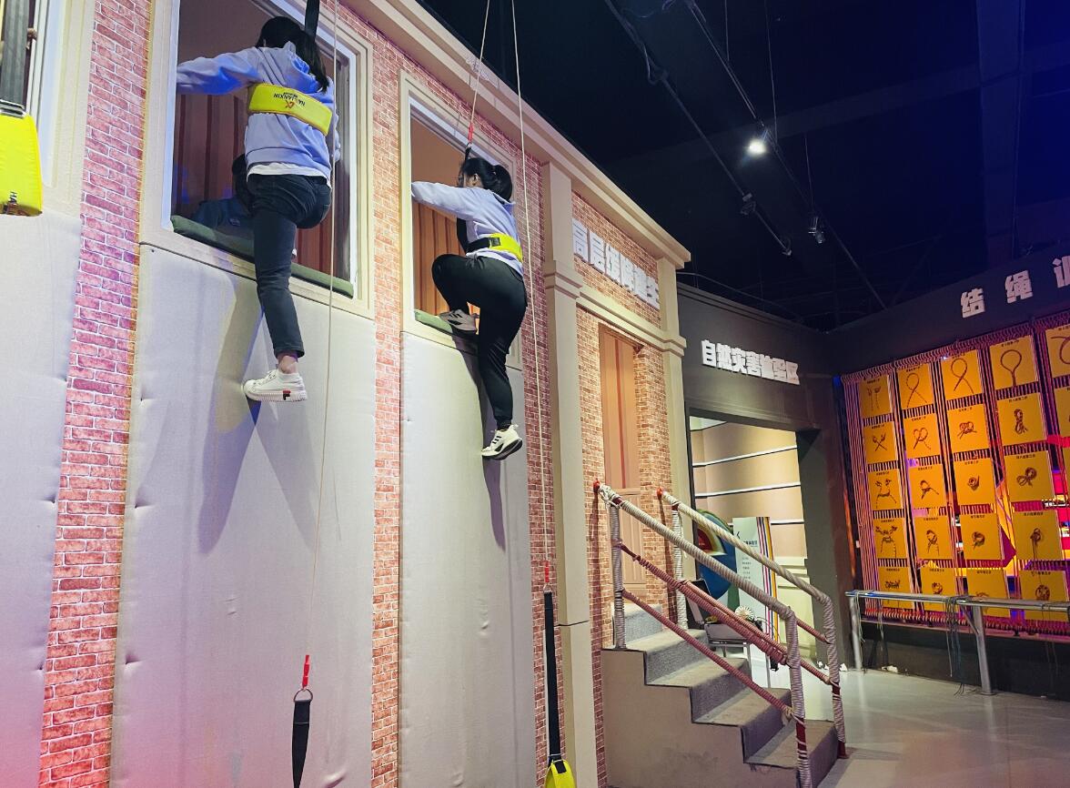 火災(zāi)緩降逃生體驗