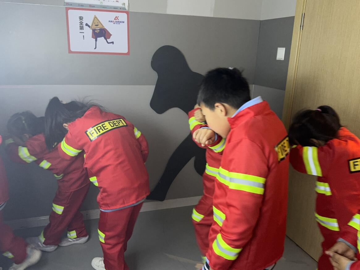 火災(zāi)煙霧逃生體驗設(shè)備